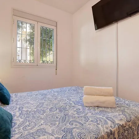 アパート 031 Beachfront 2 Bed La Carihuela Private Apartment トレモリノス