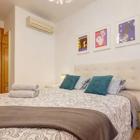 031 Beachfront 2 Bed La Carihuela Private Apartment *