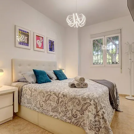 アパート 031 Beachfront 2 Bed La Carihuela Private Apartment トレモリノス