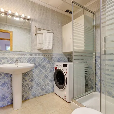 031 Beachfront 2 Bed La Carihuela Private Apartment Torremolinos