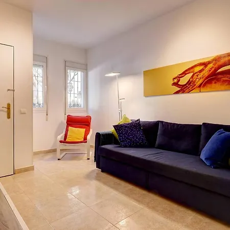 031 Beachfront 2 Bed La Carihuela Private Apartment Daire