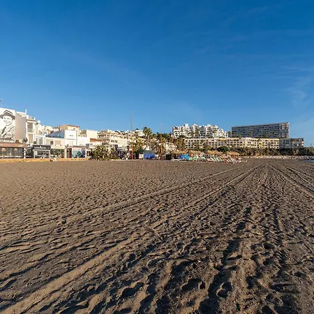 031 Beachfront 2 Bed La Carihuela Private Apartment Daire