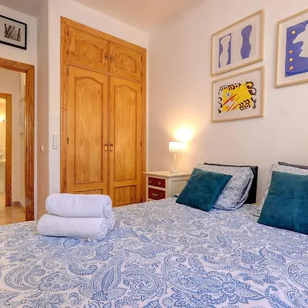 031 Beachfront 2 Bed La Carihuela Private Apartment *
