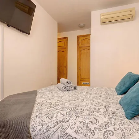 031 Beachfront 2 Bed La Carihuela Private Apartment Apartment Torremolinos